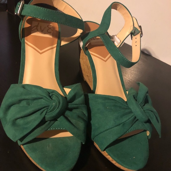 dv8 wedge sandals